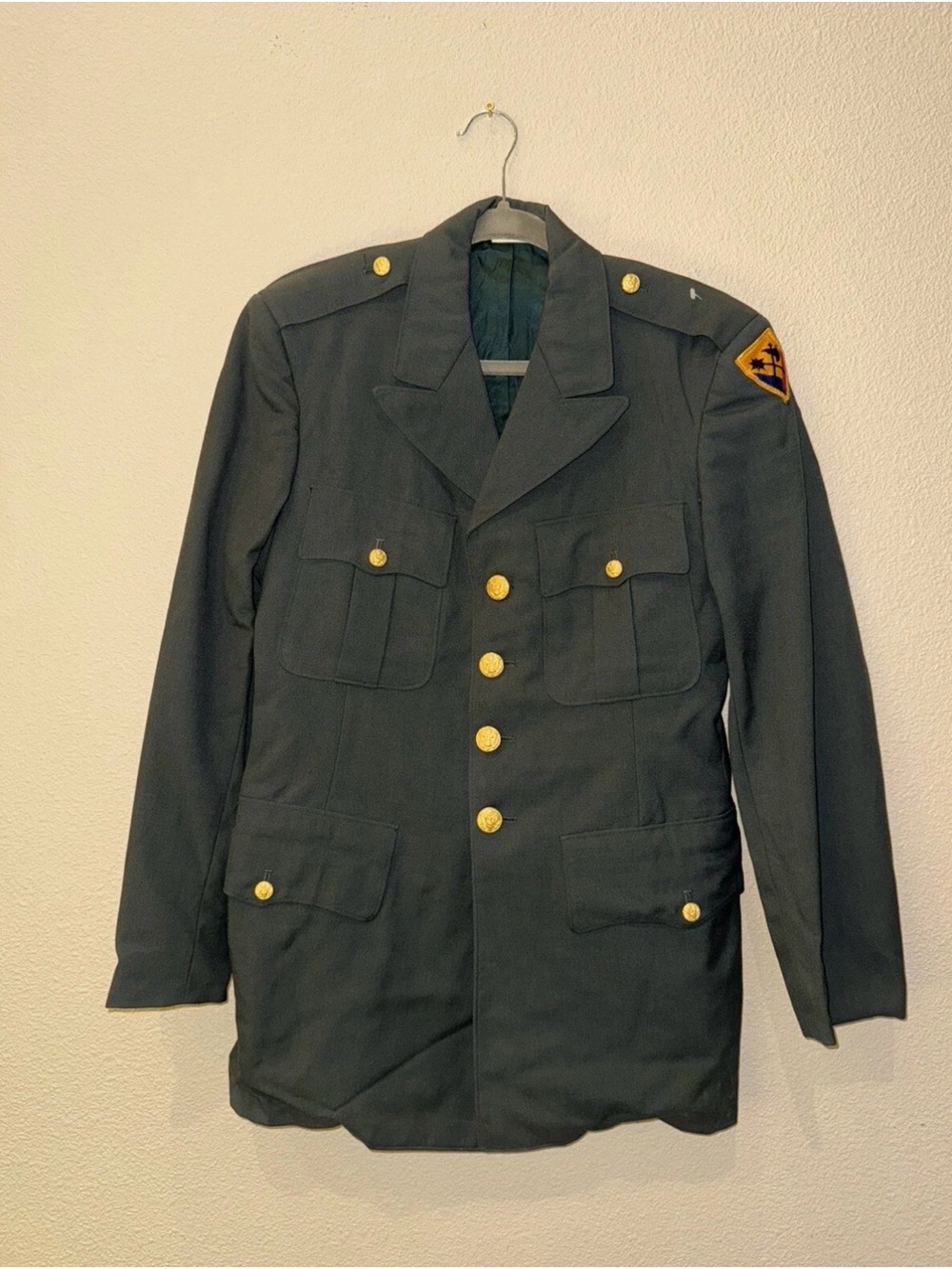 Vintage US Army Uniform Jacket, Vietnam Era Mens Jacket Authentic